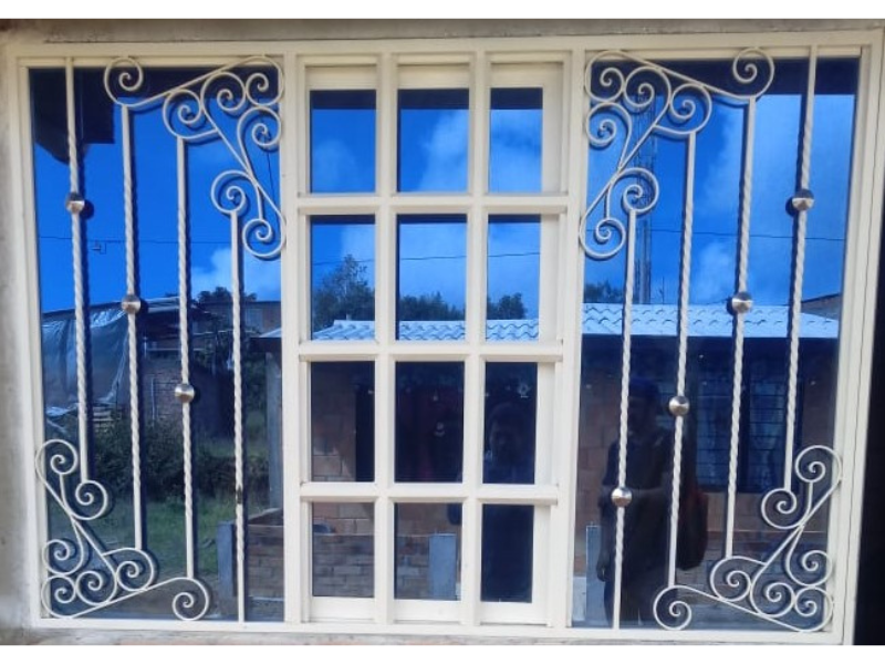 INDUMETALICAS J S.A.S.